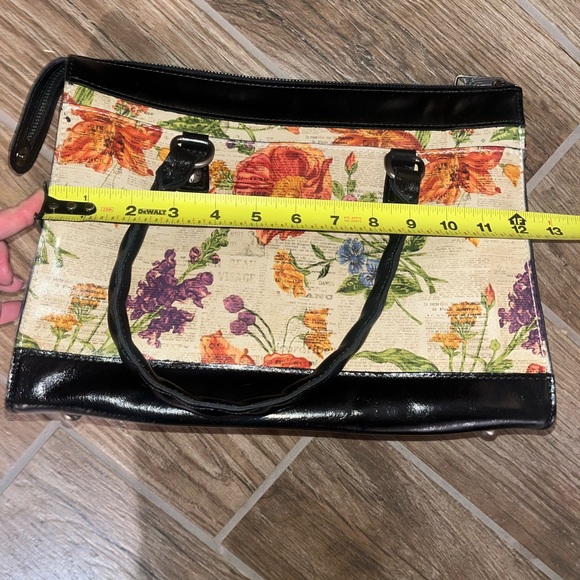 Patricia Nash Josselin leather satchel bag with a Parisian newspaper print - Picture 4 of 7